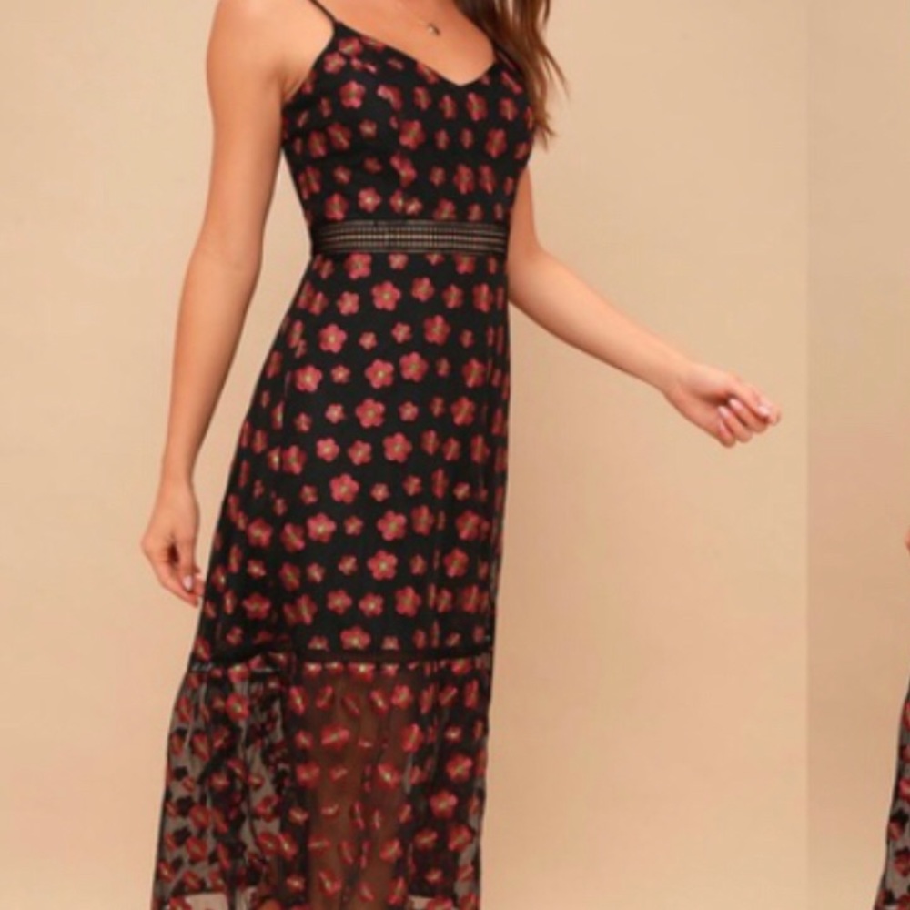 Cute cocktail dress with cutout waist. Worn once!